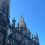 Centre Historique - Au Coeur De La Cathedrale Apartment